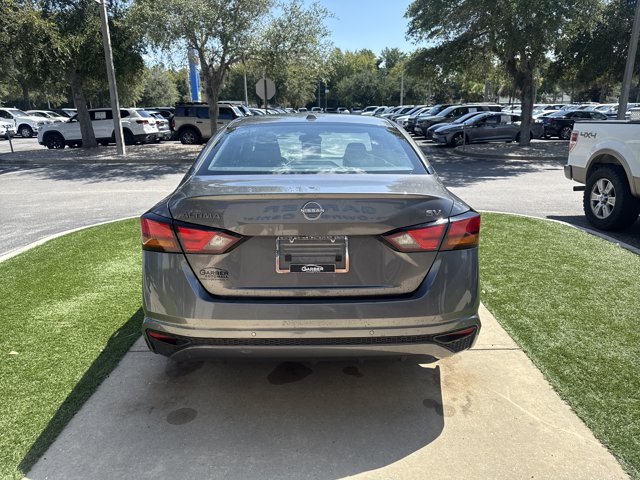 Used 2024 Nissan Altima 2.5 SV FWD image 4