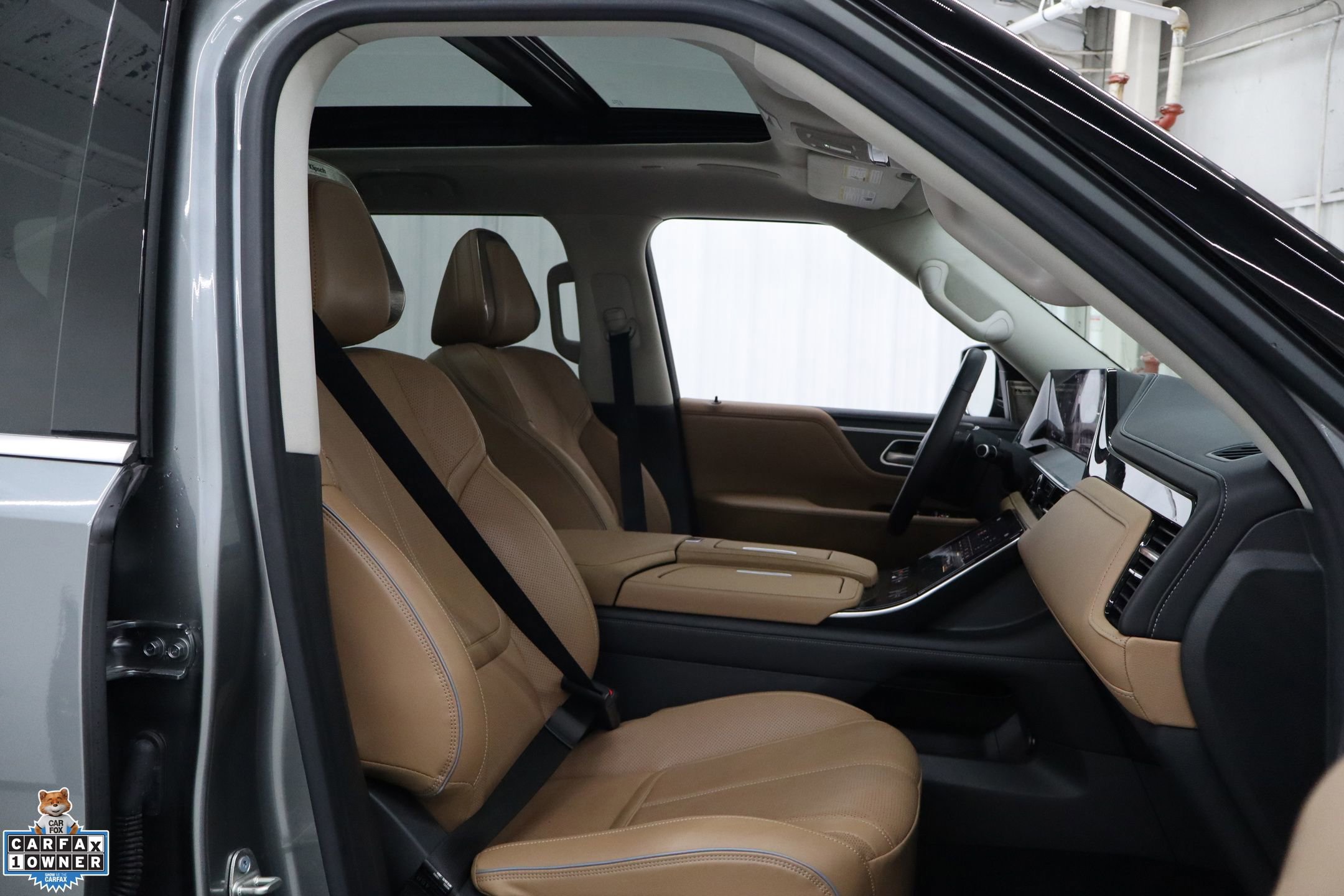 Used 2025 INFINITI QX80 Sensory image 34