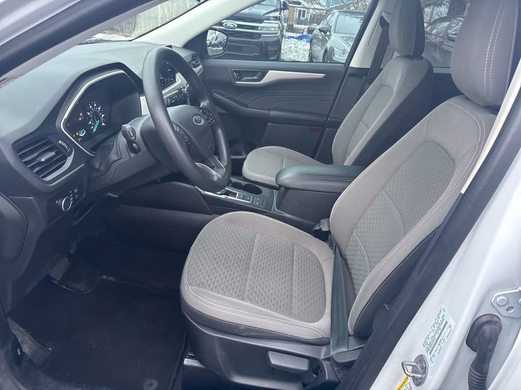 Certified 2022 Ford Escape SE image 2