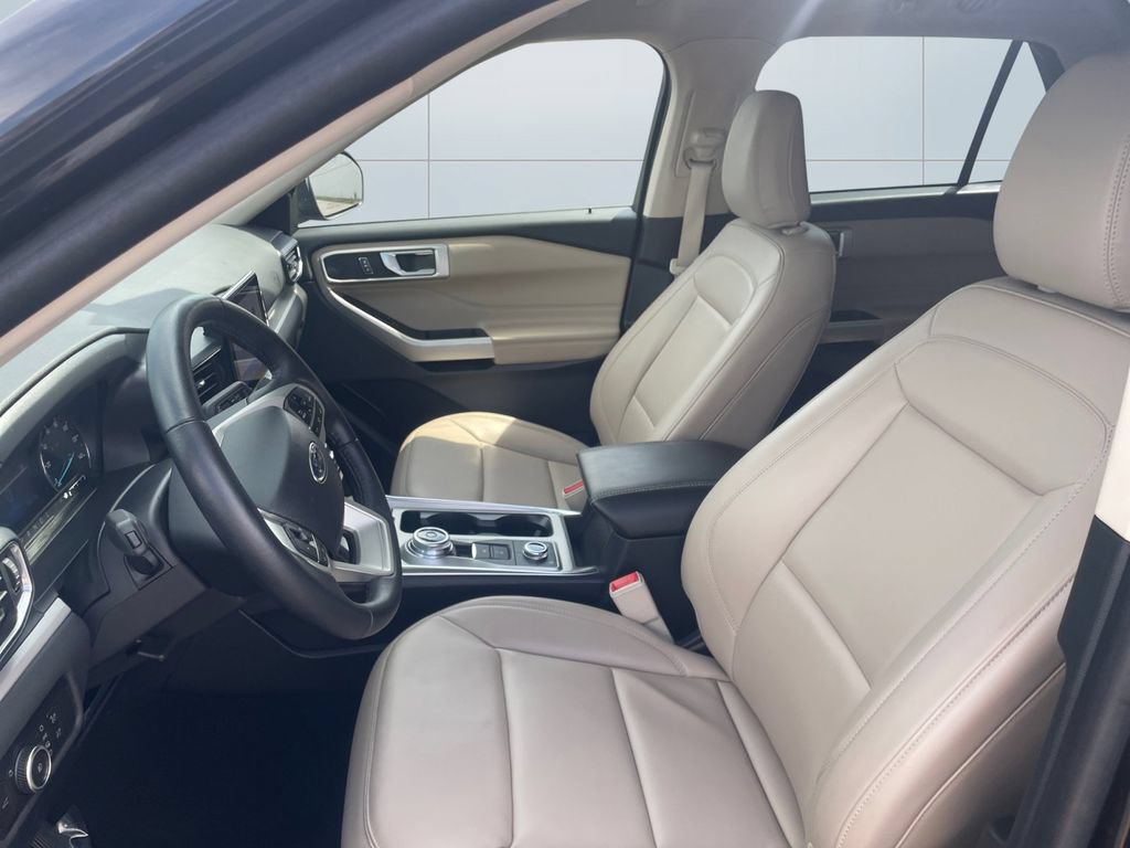 Certified 2023 Ford Explorer XLT w/ Equipment Group 202A AWD/4WD image 13