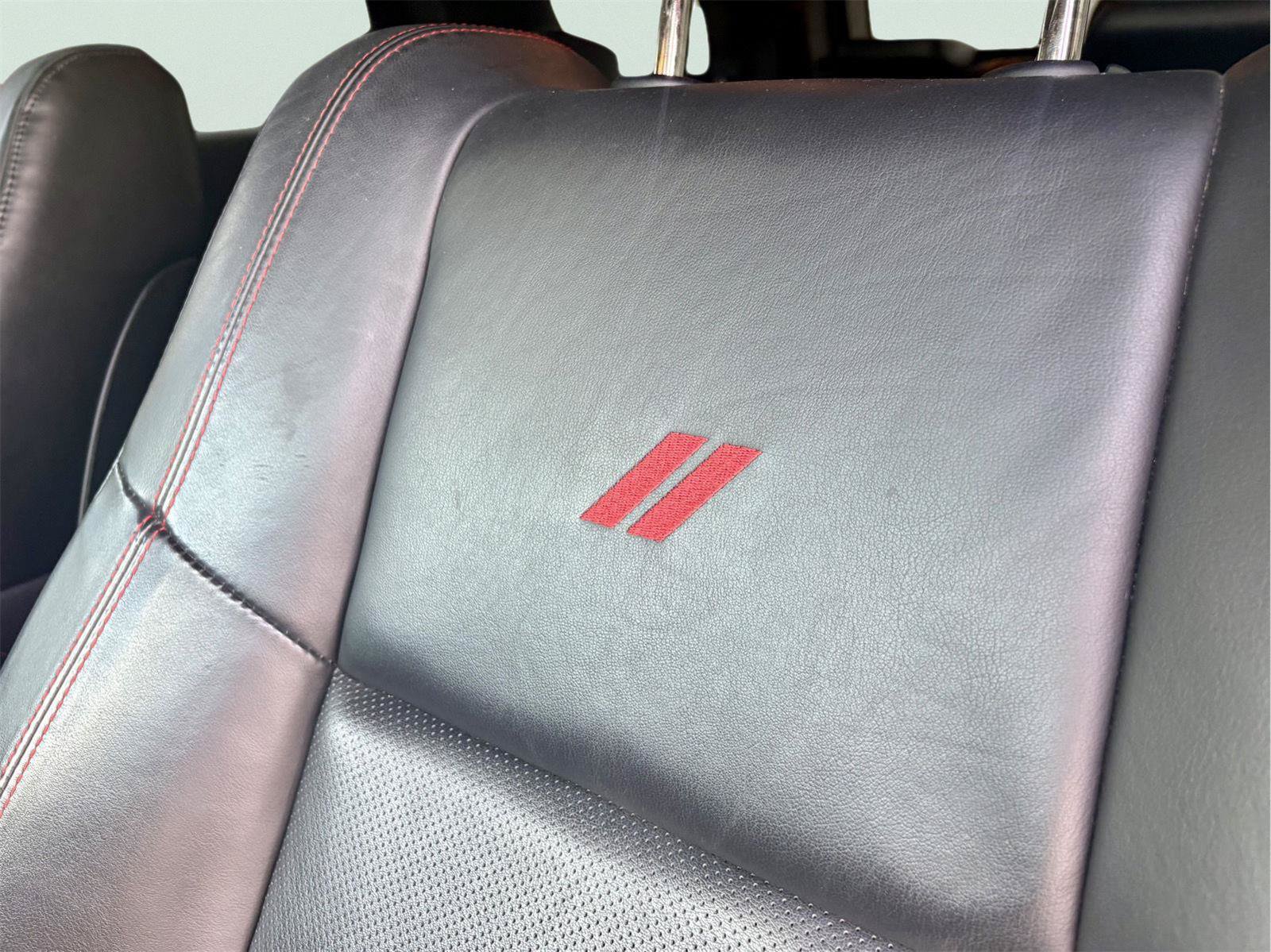 Used 2023 Dodge Durango R/T RWD image 15