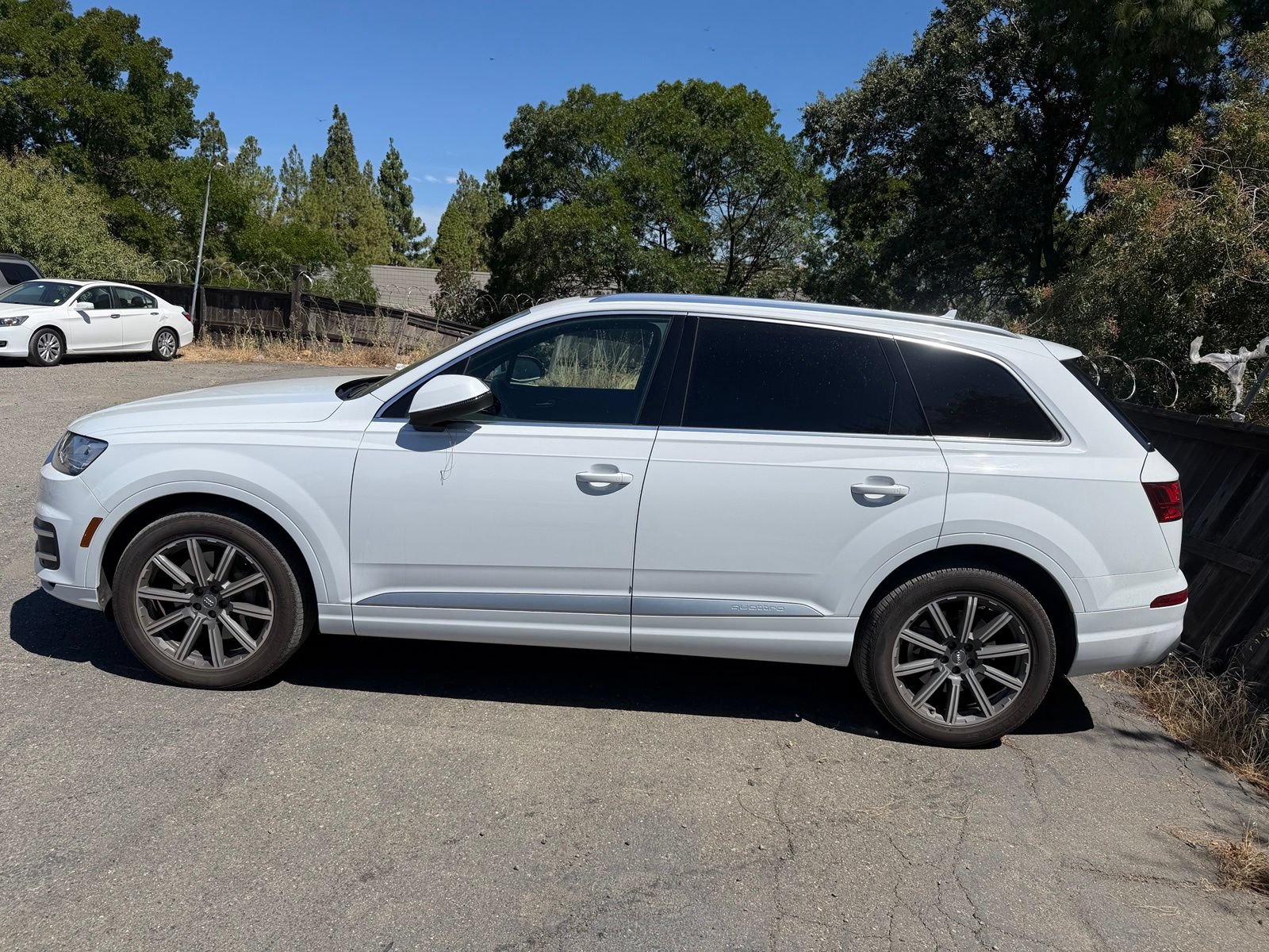 Used 2018 Audi Q7 3.0T Premium Plus w/ Premium Plus Package AWD/4WD image 2
