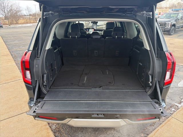 Certified 2025 Ford Expedition Max Platinum image 25