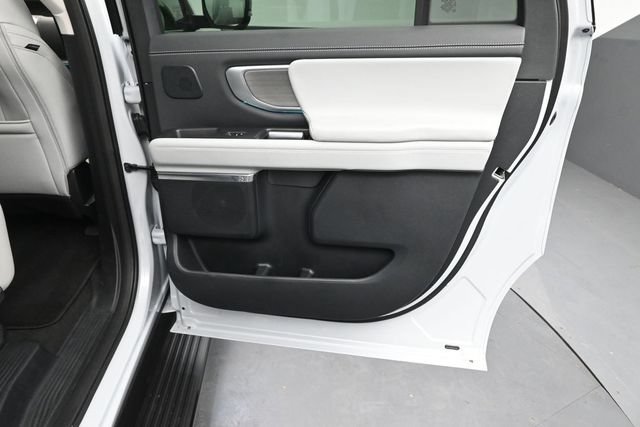 Certified 2025 Ford Expedition Max Platinum w/ Driver's Package AWD/4WD image 29