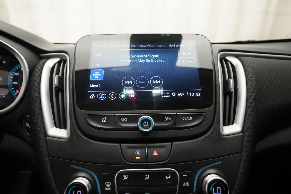Used 2025 Chevrolet Malibu LT FWD image 6