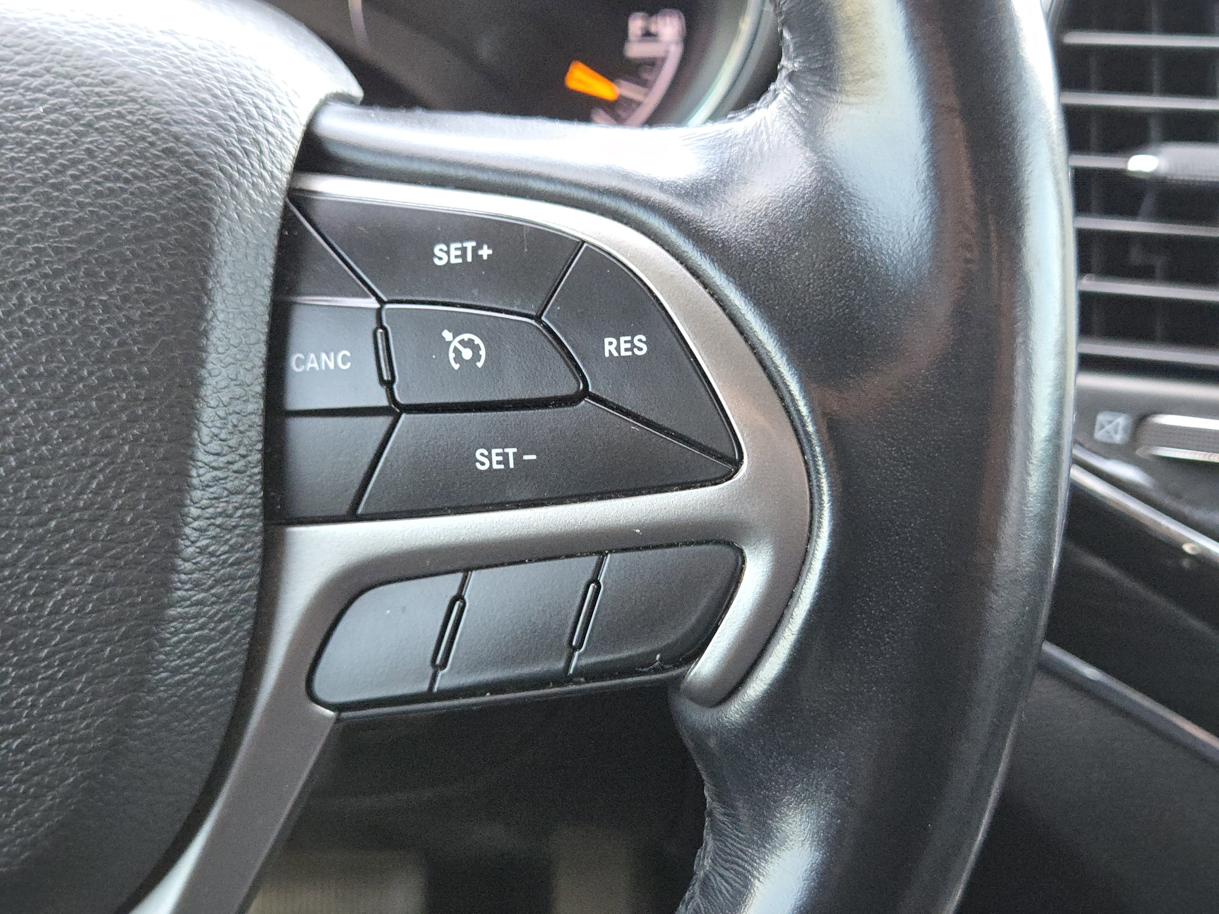 Used 2021 Jeep Grand Cherokee Limited image 28