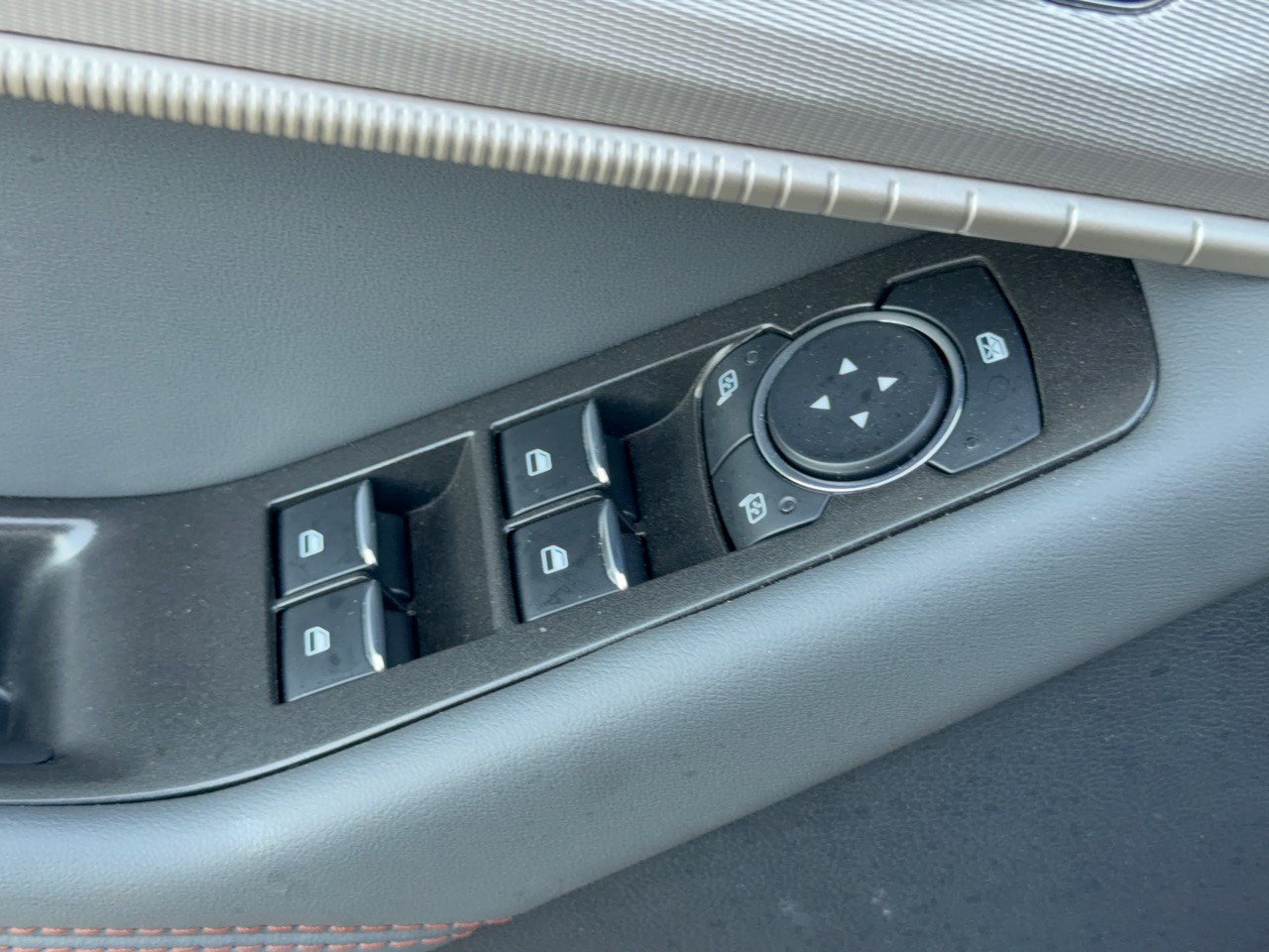 Certified 2025 Ford Explorer Active RWD image 15