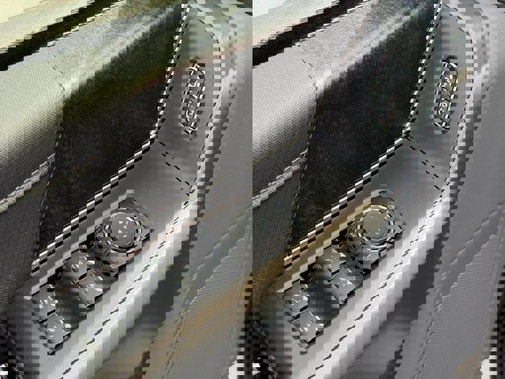 Certified 2022 Ford F150 XLT w/ Equipment Group 302A High image 26