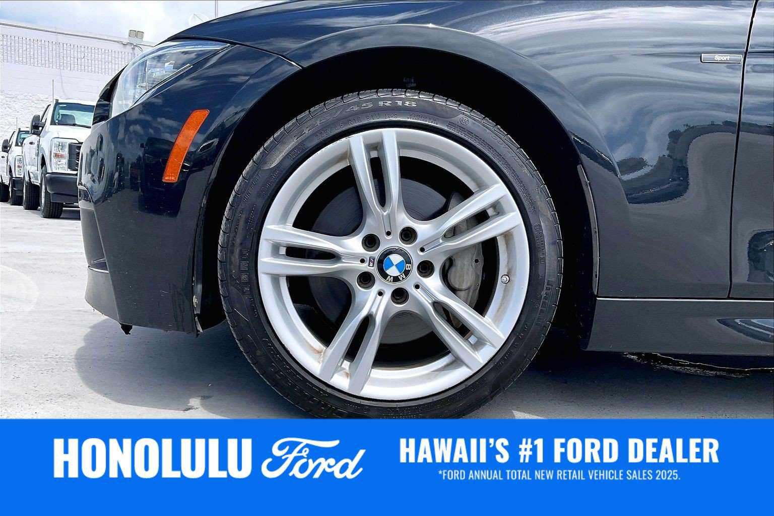 Used 2017 BMW 330i xDrive Sedan AWD/4WD image 8