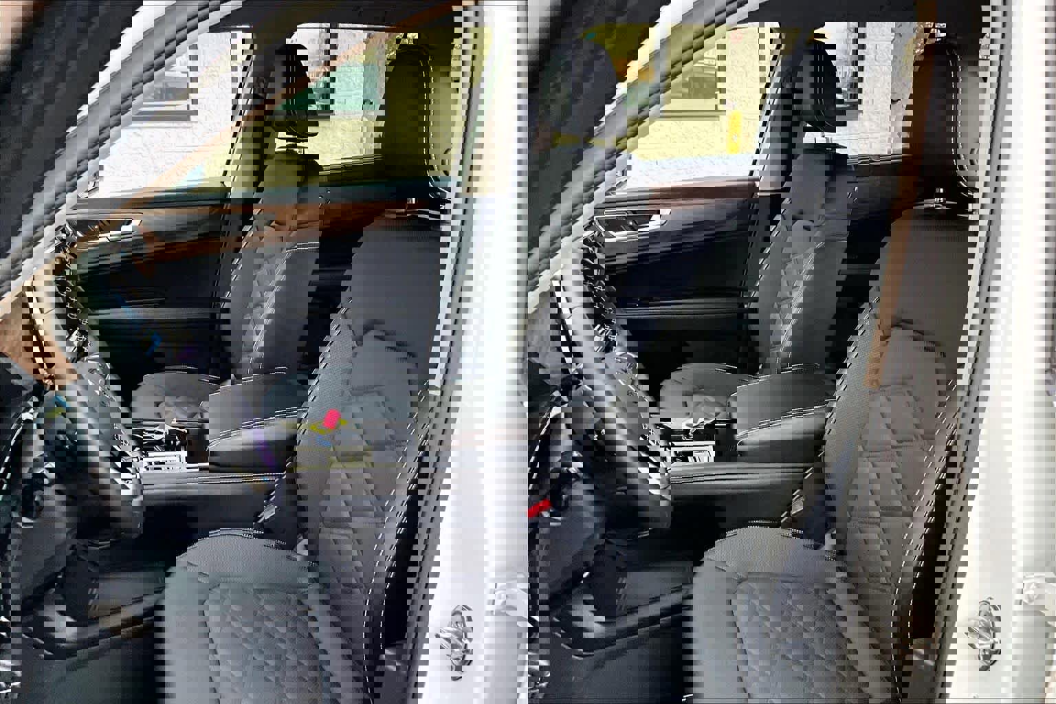 Used 2025 Volkswagen Atlas SE image 7