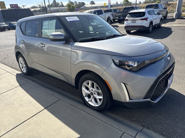 Used 2024 Kia Soul LX w/ Option Group 015 FWD image 7