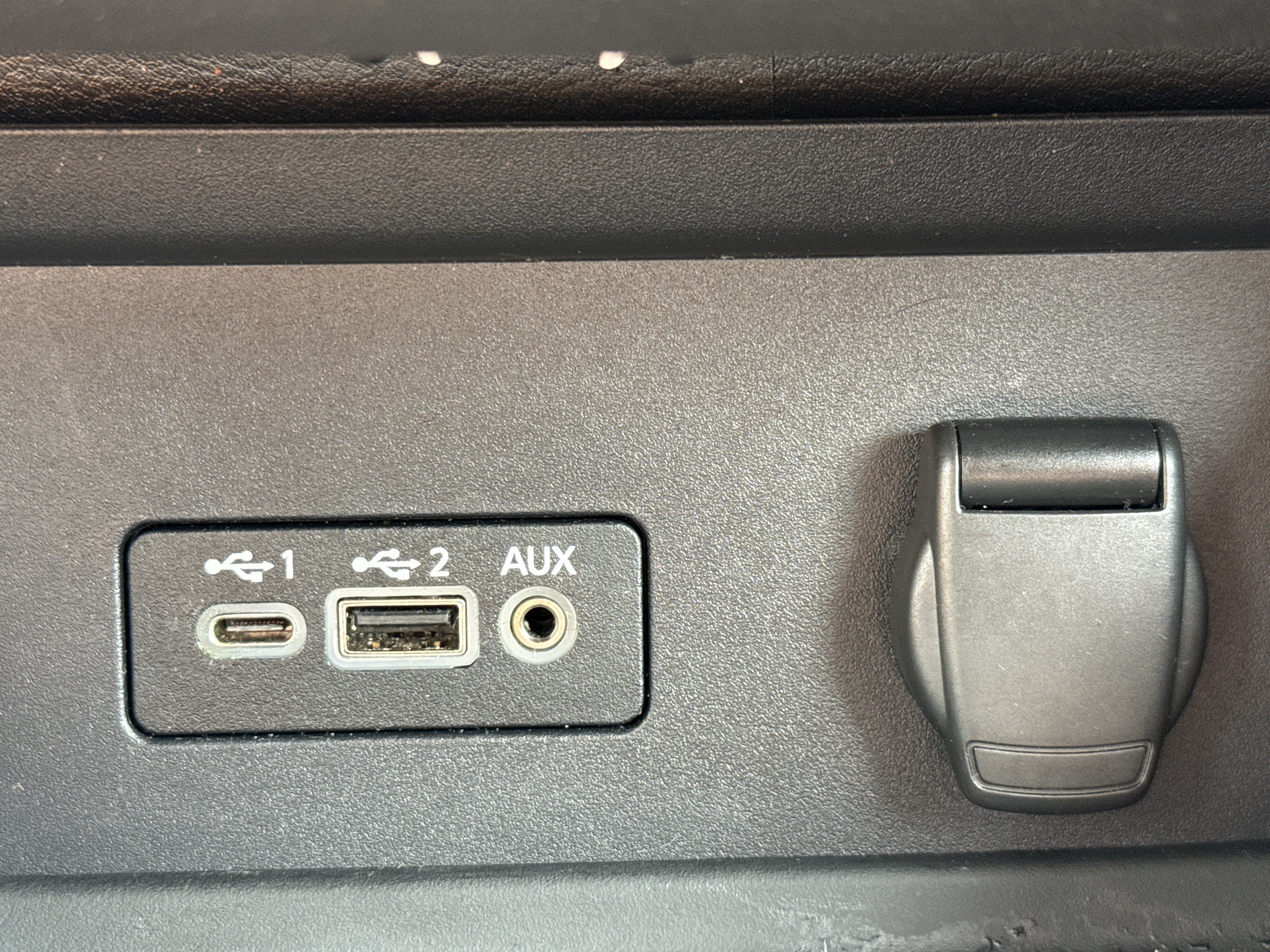 Used 2020 Nissan Sentra SV FWD image 23