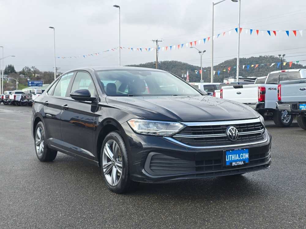 Used 2024 Volkswagen Jetta SE image 8