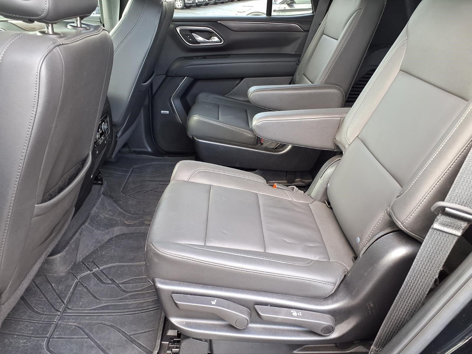 Used 2024 Chevrolet Tahoe Z71 w/ Luxury Package AWD/4WD image 11