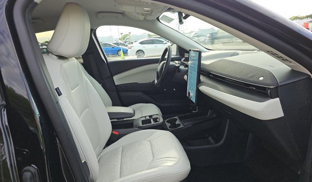 Certified 2025 Ford Mustang Mach-E Premium RWD image 7