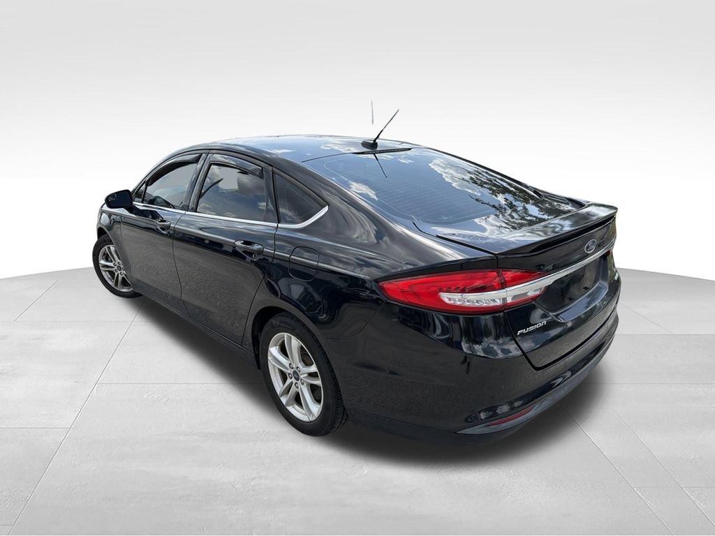 Certified 2018 Ford Fusion SE w/ Fusion SE Technology Package FWD image 13