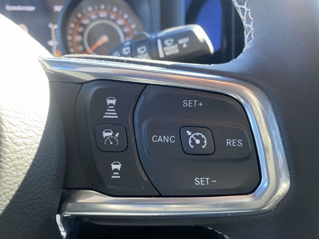 Used 2025 Jeep Wrangler Unlimited Sahara w/ Safety Group AWD/4WD image 21