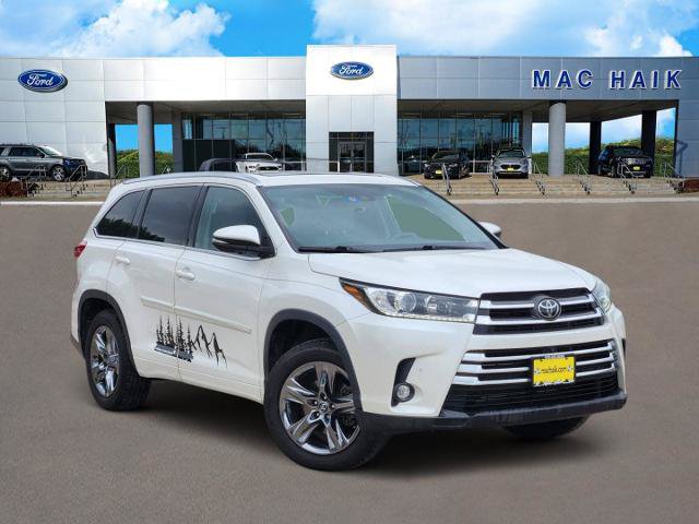 Used 2019 Toyota Highlander Limited Platinum FWD image 1