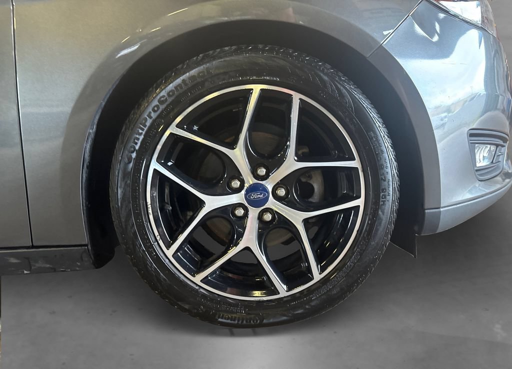 Certified 2018 Ford Focus SEL FWD image 19