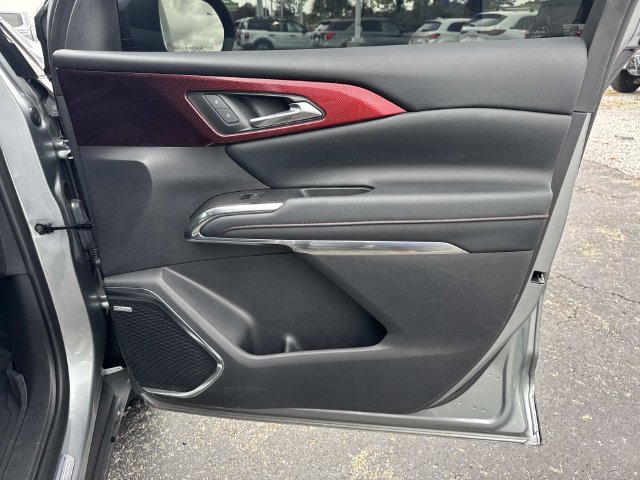 Used 2025 Chevrolet Traverse Z71 w/ Enhanced Driving Package AWD/4WD image 16