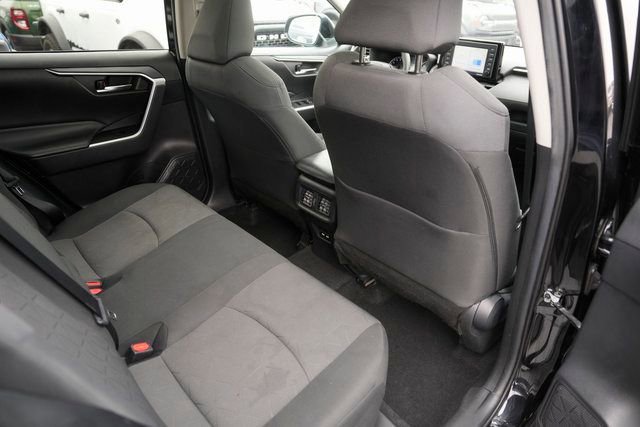 Used 2021 Toyota RAV4 XLE w/ Convenience Package image 15