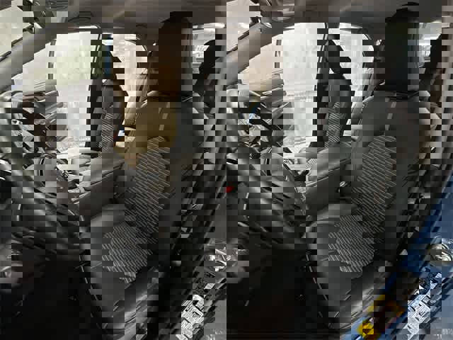 Used 2023 Toyota Camry SE image 14