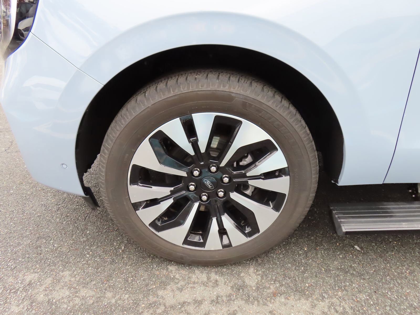 Certified 2025 Ford Expedition Max Platinum w/ Driver's Package image 11