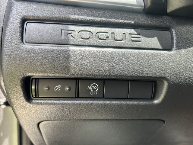 Used 2023 Nissan Rogue S AWD/4WD image 26