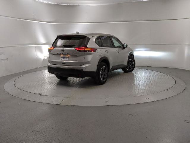 Used 2024 Nissan Rogue SV image 4