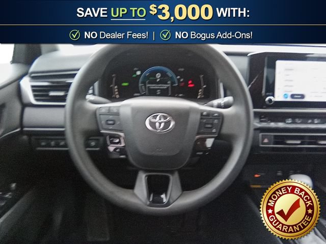 Used 2025 Toyota Camry LE FWD image 18