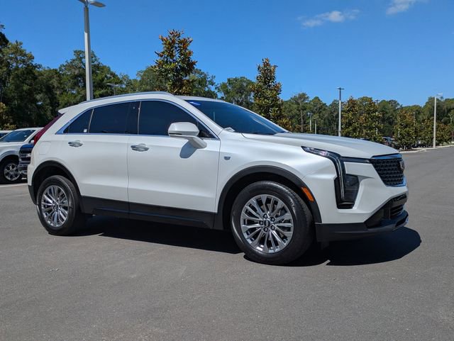 Used 2024 Cadillac XT4 Premium Luxury FWD image 2
