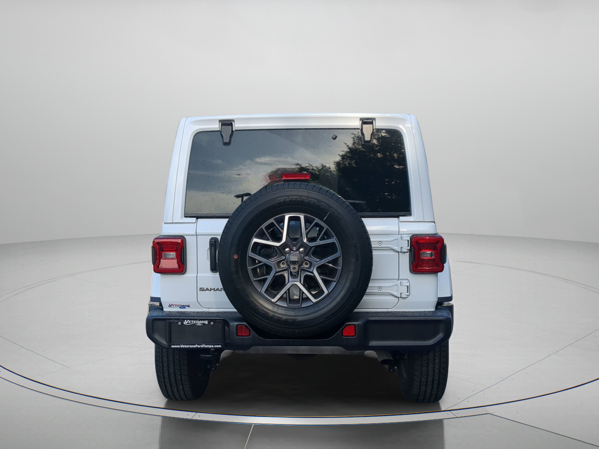 Used 2025 Jeep Wrangler Unlimited Sahara AWD/4WD image 41