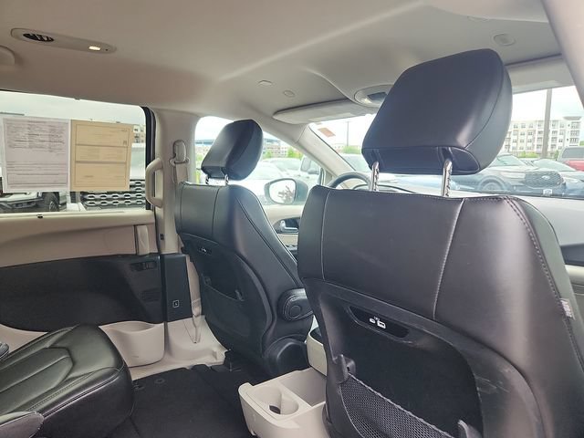 Used 2023 Chrysler Pacifica Touring-L FWD image 29