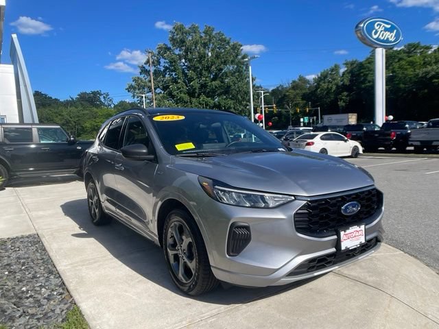 Certified 2023 Ford Escape ST-Line w/ Tech Pack #1 AWD/4WD image 2