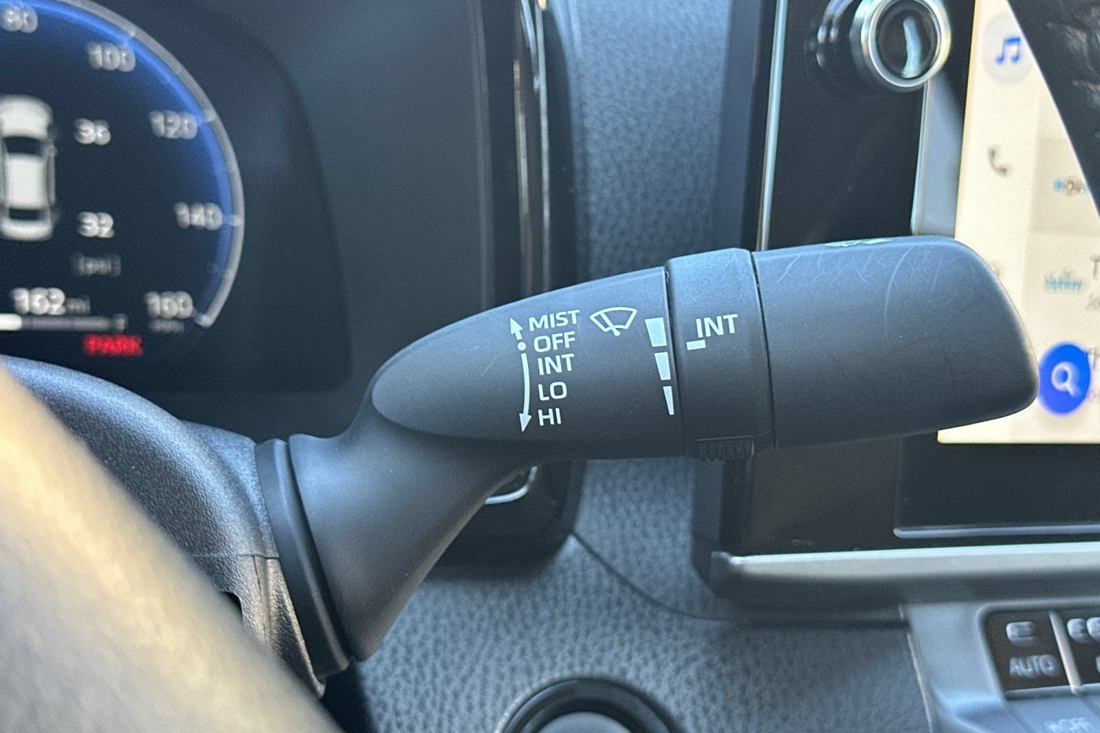 Used 2025 Toyota Camry XLE AWD/4WD image 38