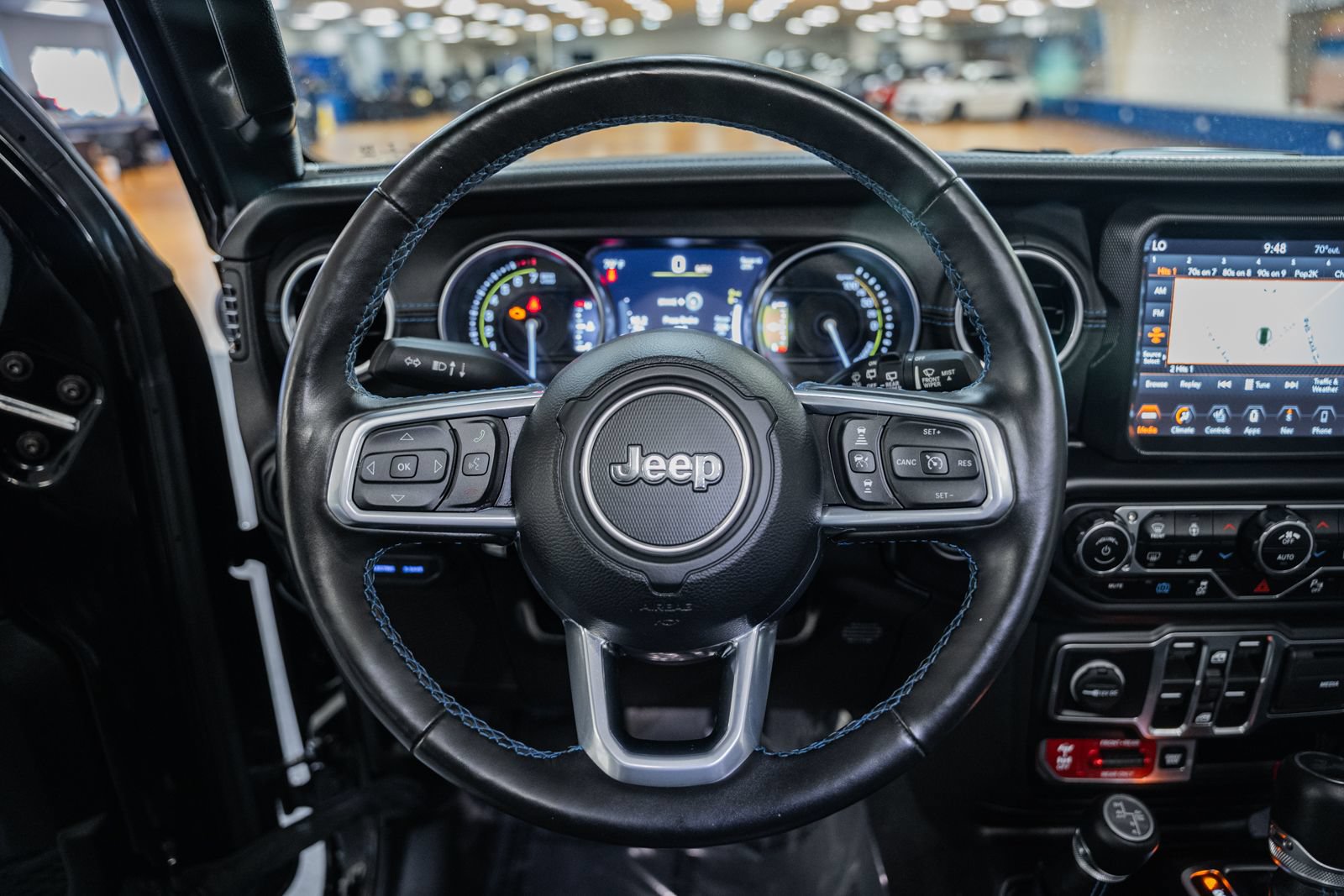 Used 2022 Jeep Wrangler Unlimited Rubicon 4xe w/ Cold Weather Group AWD/4WD image 39