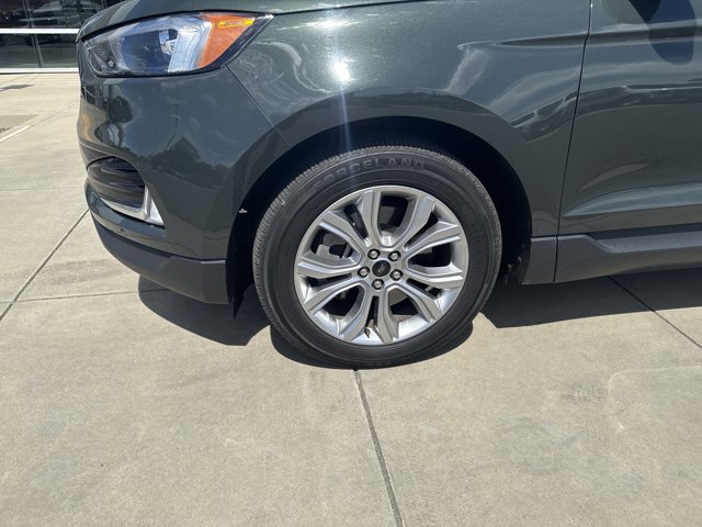 Certified 2024 Ford Edge Titanium AWD/4WD image 9
