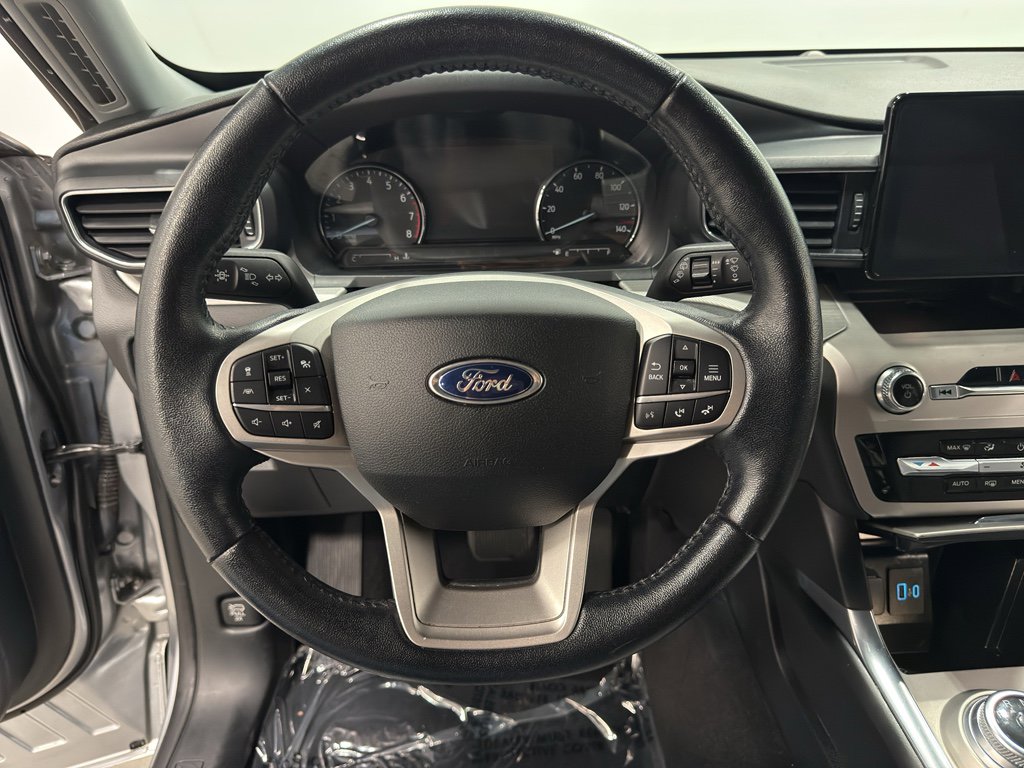 Certified 2021 Ford Explorer XLT w/ Equipment Group 202A image 17