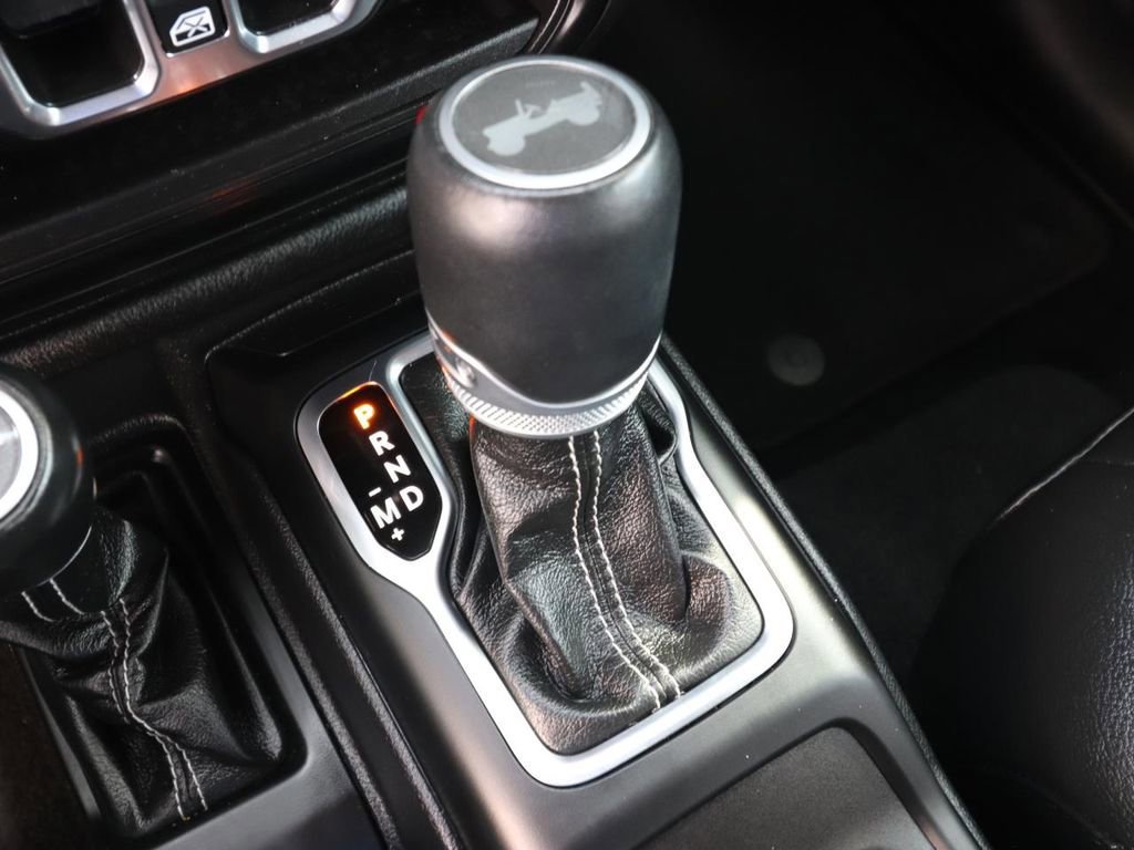 Used 2023 Jeep Wrangler Unlimited Sahara image 23