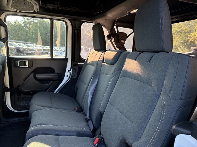 Used 2024 Jeep Wrangler Unlimited Sport AWD/4WD image 21