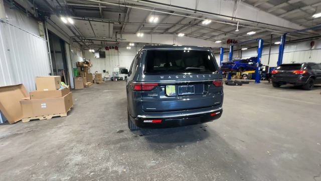 Used 2023 Jeep Wagoneer Series III w/ Premium Group I AWD/4WD image 9