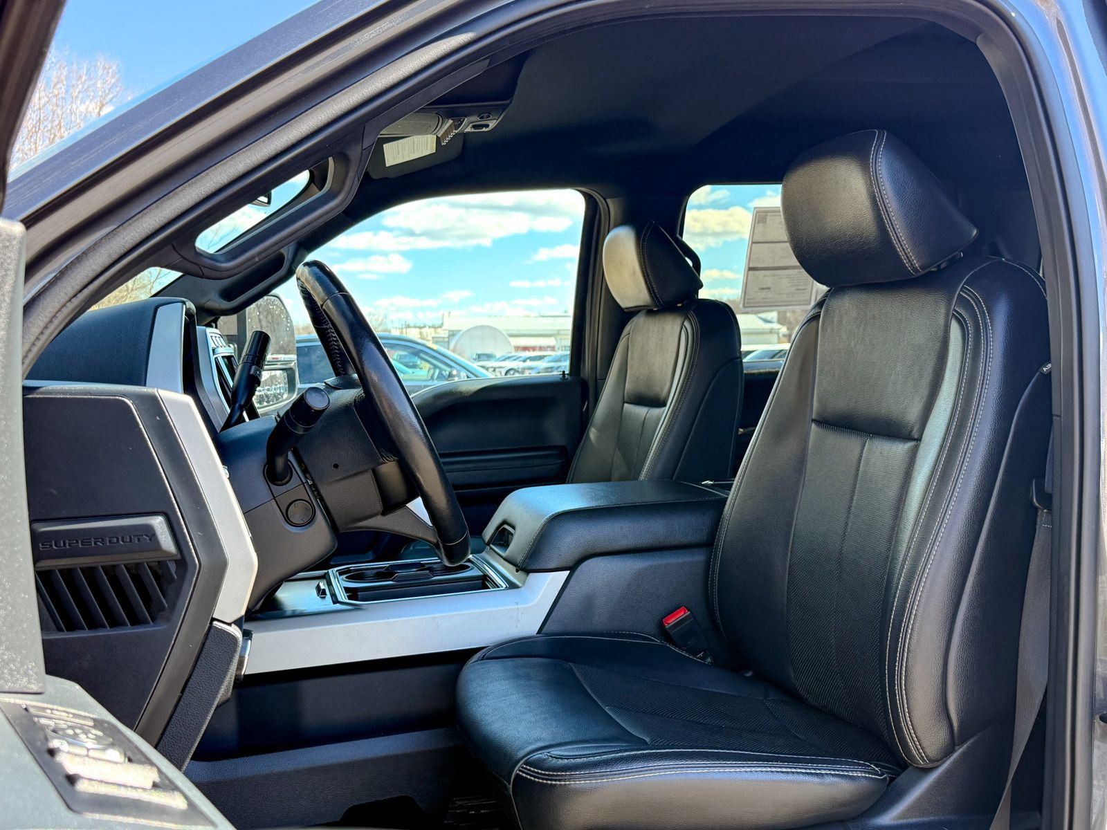 Certified 2022 Ford F350 Lariat w/ Lariat Ultimate Package image 16