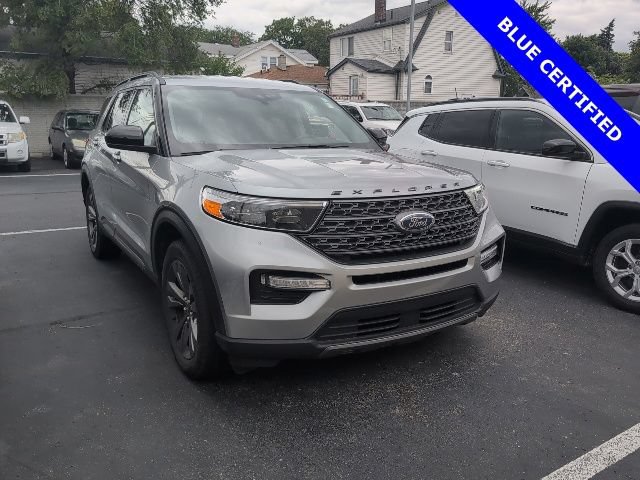Certified 2024 Ford Explorer XLT w/ Equipment Group 202A AWD/4WD image 1