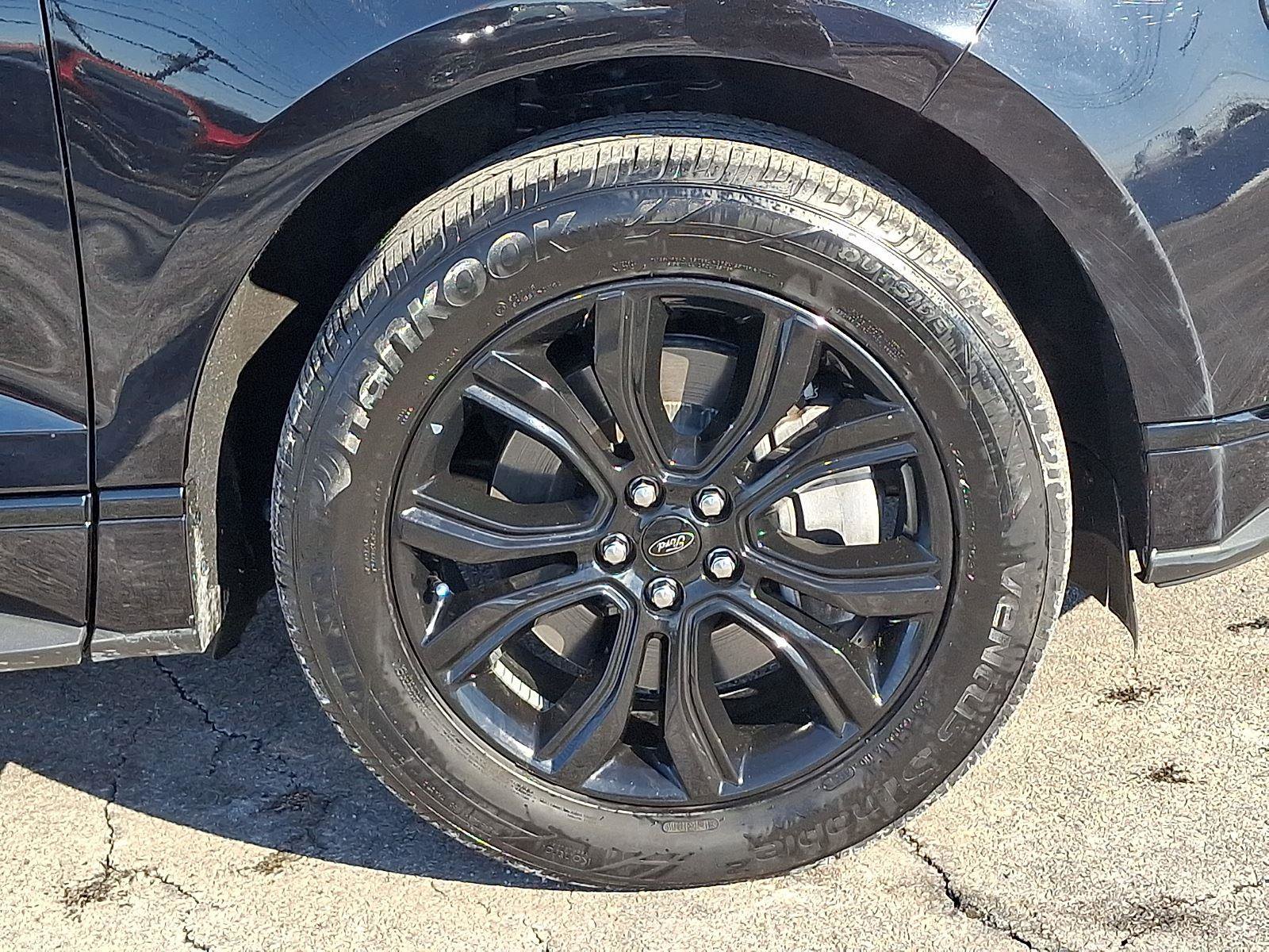 Certified 2023 Ford Edge SE w/ Black Appearance Package image 8