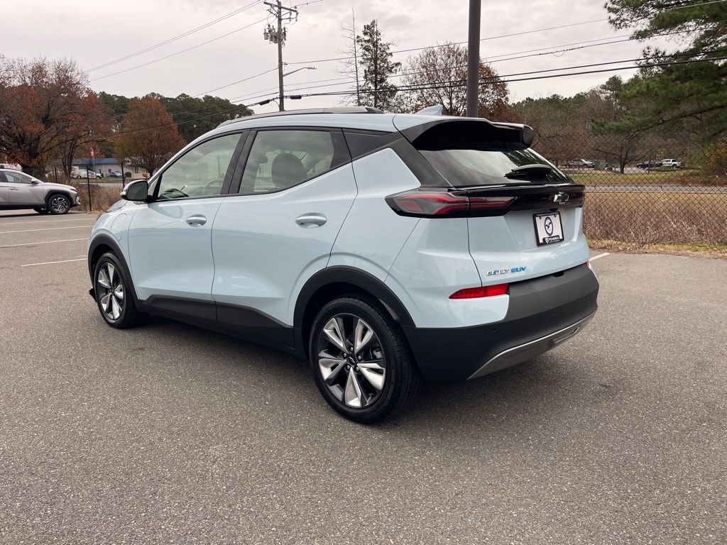 Used 2022 Chevrolet Bolt EUV LT w/ Convenience Package image 6