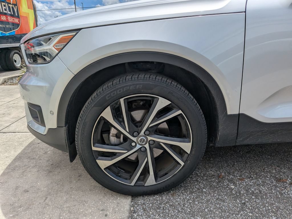 Used 2019 Volvo XC40 T5 R-Design AWD/4WD image 34