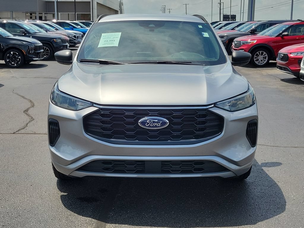 Certified 2023 Ford Escape ST-Line w/ Tech Pack #1 FWD image 2