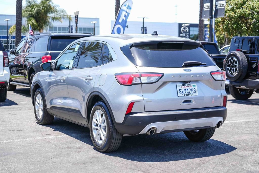 Certified 2021 Ford Escape SE FWD image 9