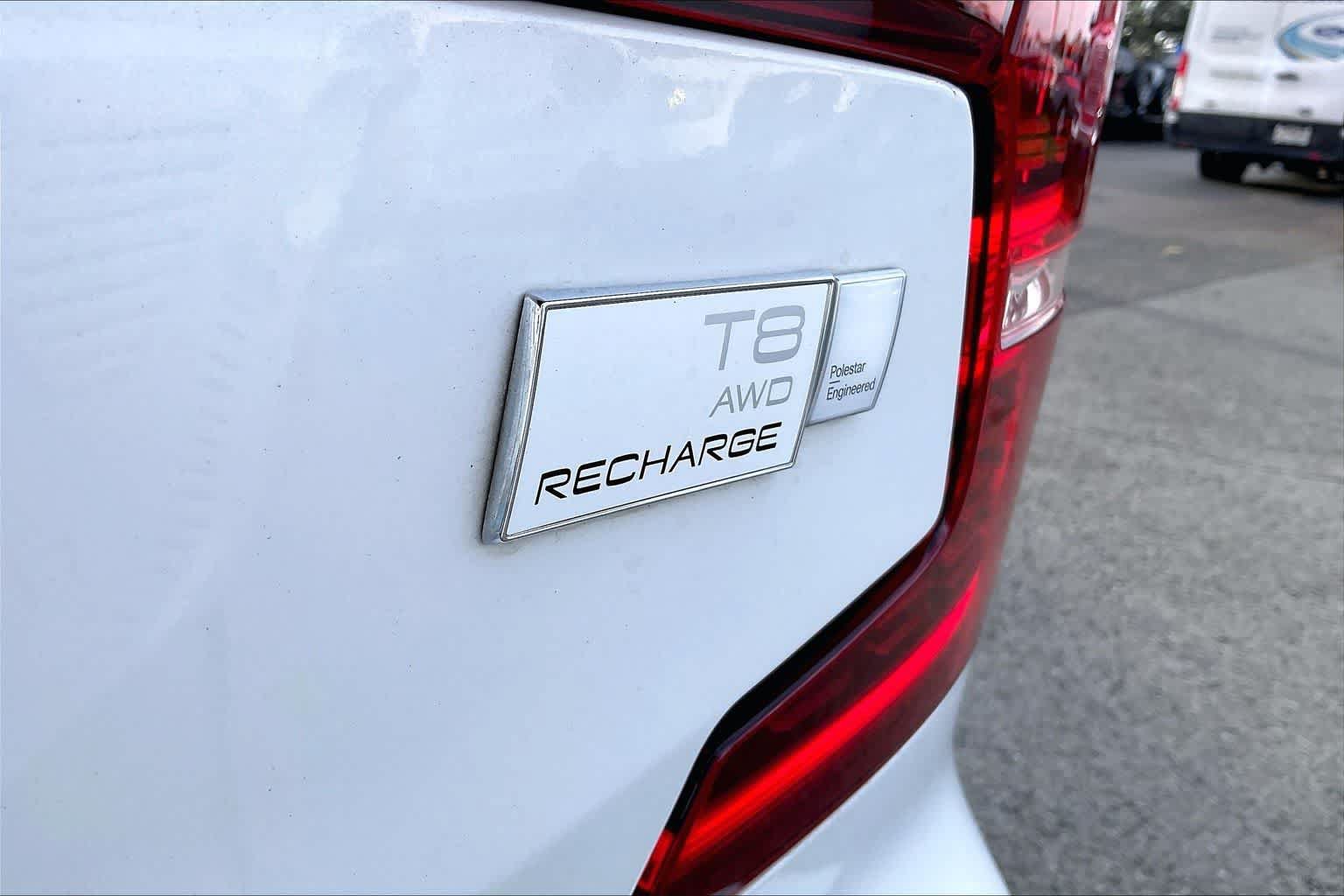 Used 2021 Volvo S60 T8 R-Design Expression w/ Advanced Package AWD/4WD image 7