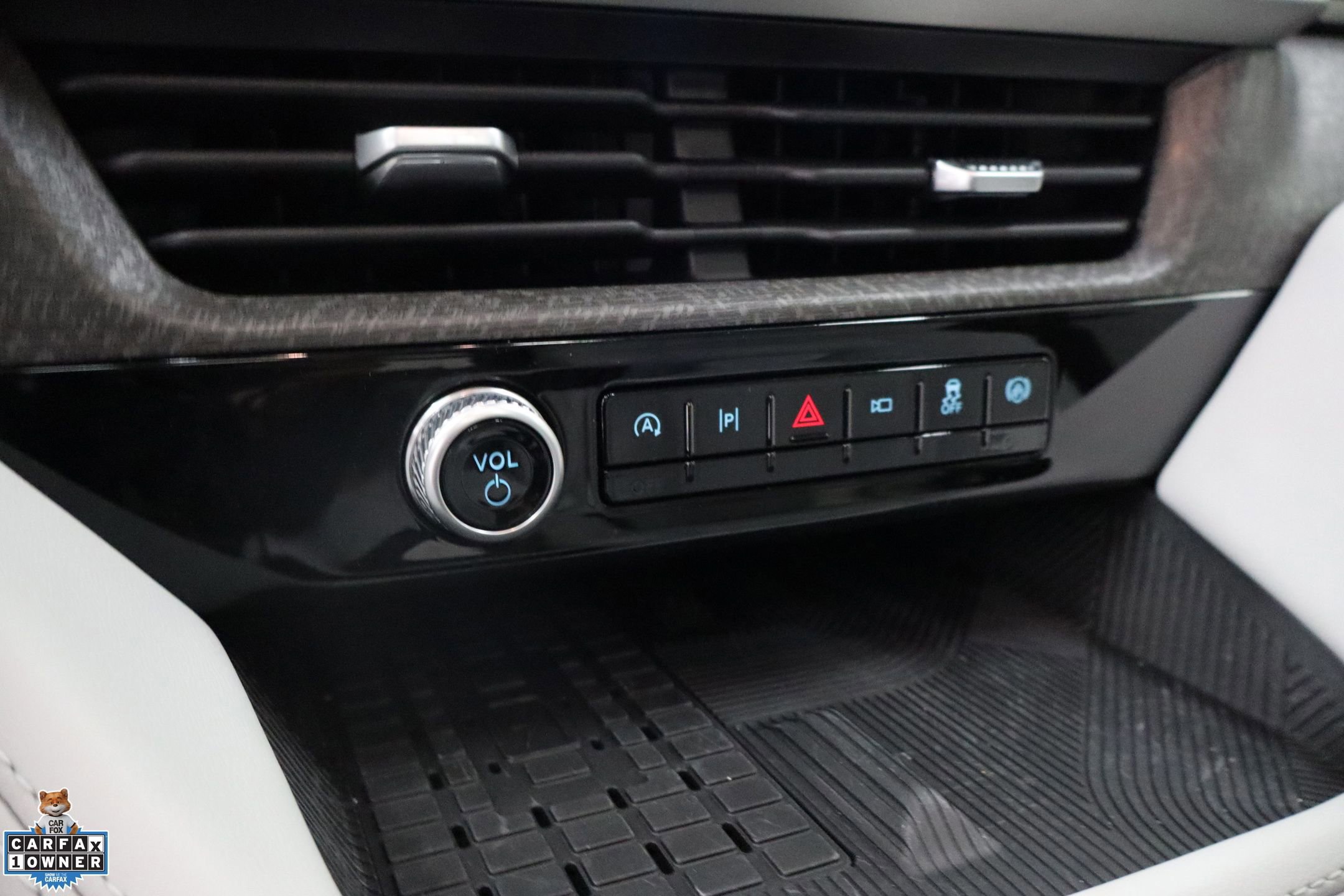 Certified 2025 Ford Explorer Platinum w/ Ultimate Package image 21